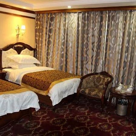 Nurlan Hotel 喀什 外观 照片