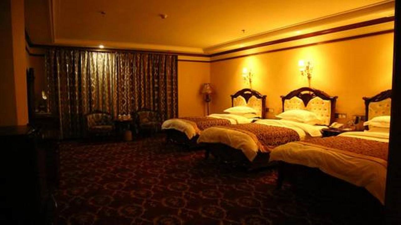 Nurlan Hotel 喀什 外观 照片
