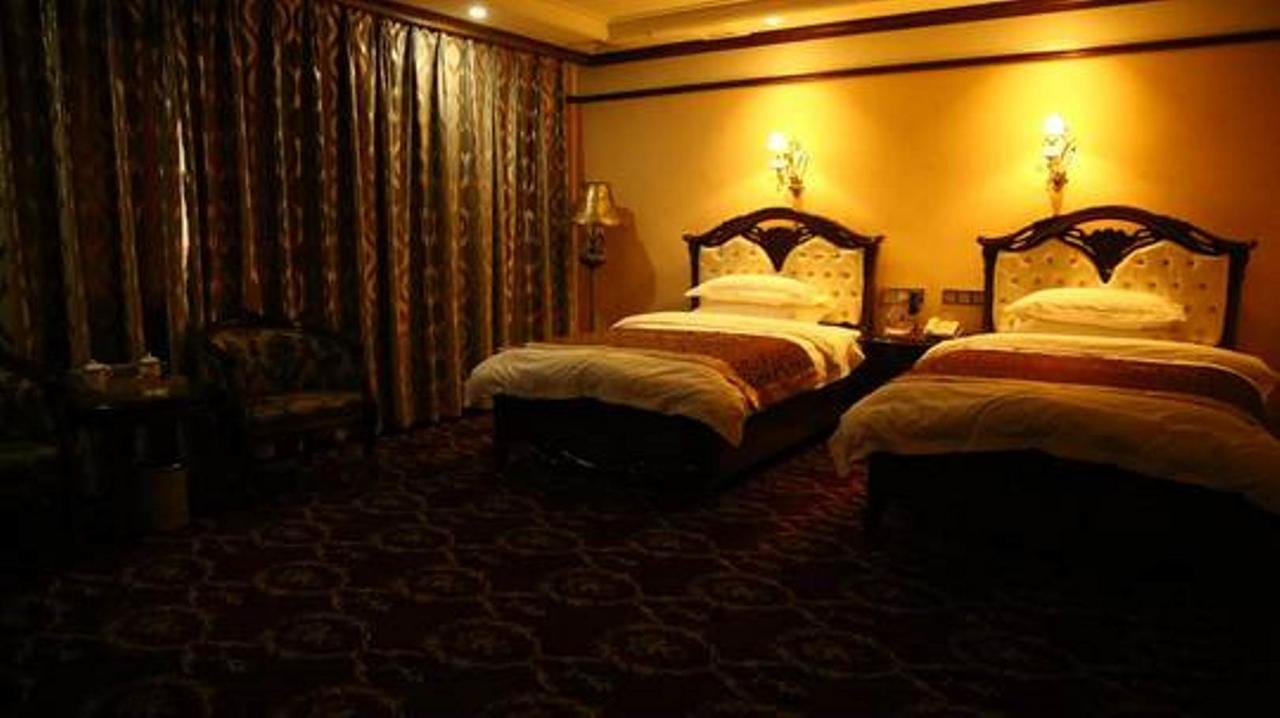 Nurlan Hotel 喀什 外观 照片