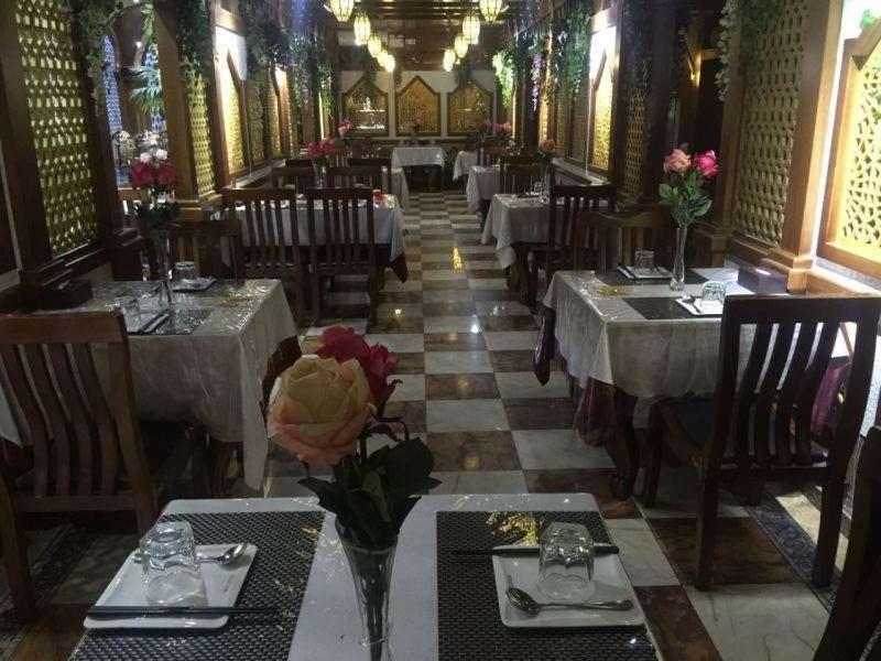 Nurlan Hotel 喀什 外观 照片